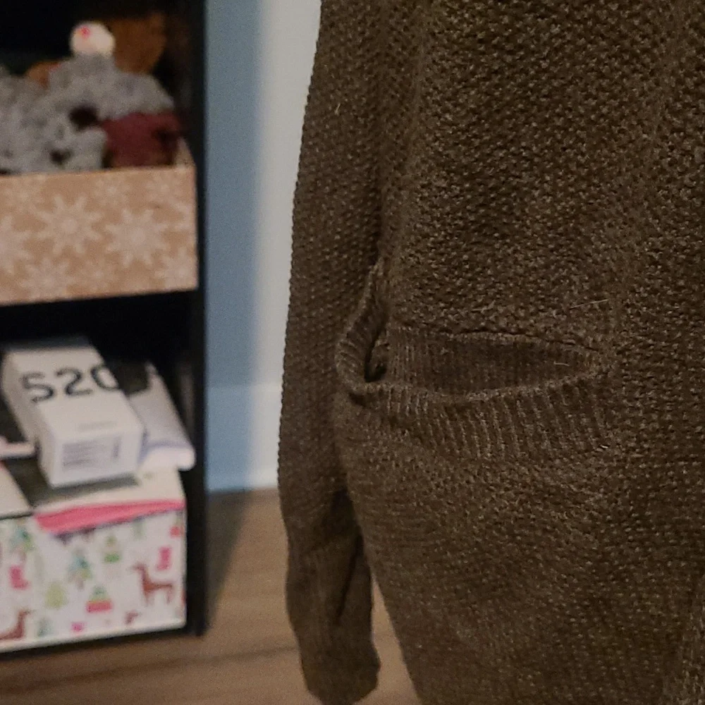 Cardigan - Picture 2 of 2